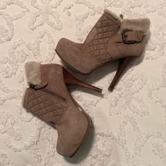 Like New! Guess Booties with Faux Fur - Picture 1 of 12